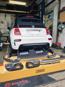 アバルトカーボンパーツ