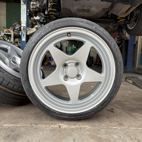 Fit君お色直し 新発売LA STRADA +81WHEELS | ミスタータイヤマン